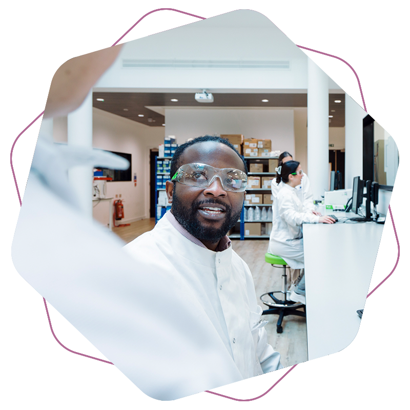 OXB-Our-GMP-manufacturing-pillars-Expertise-and-people-800x800px